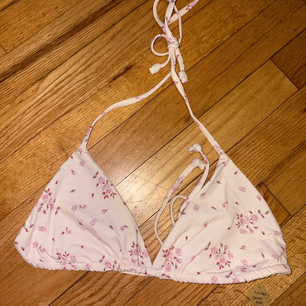 Frankie’s Bikinis Tia Top Sweet Rose Print